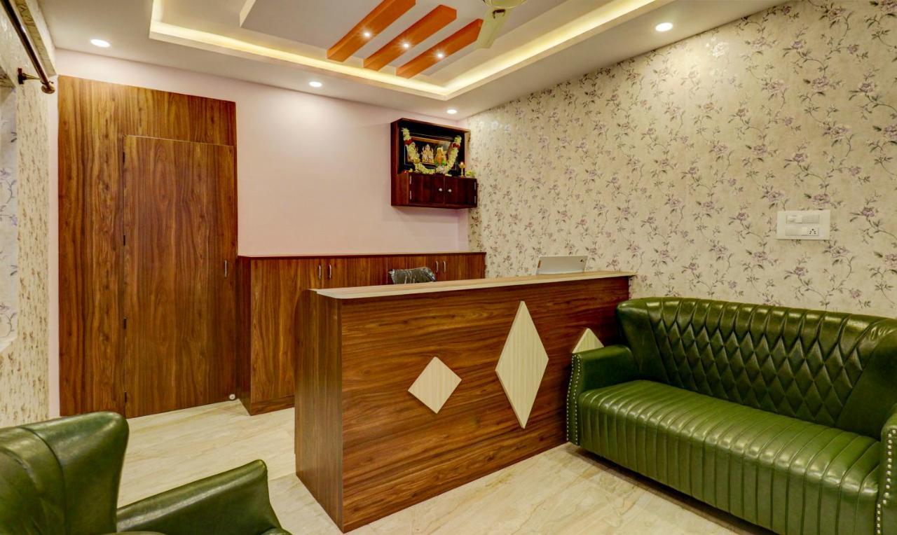 Treebo Three Street Inn Bangalore Exterior foto